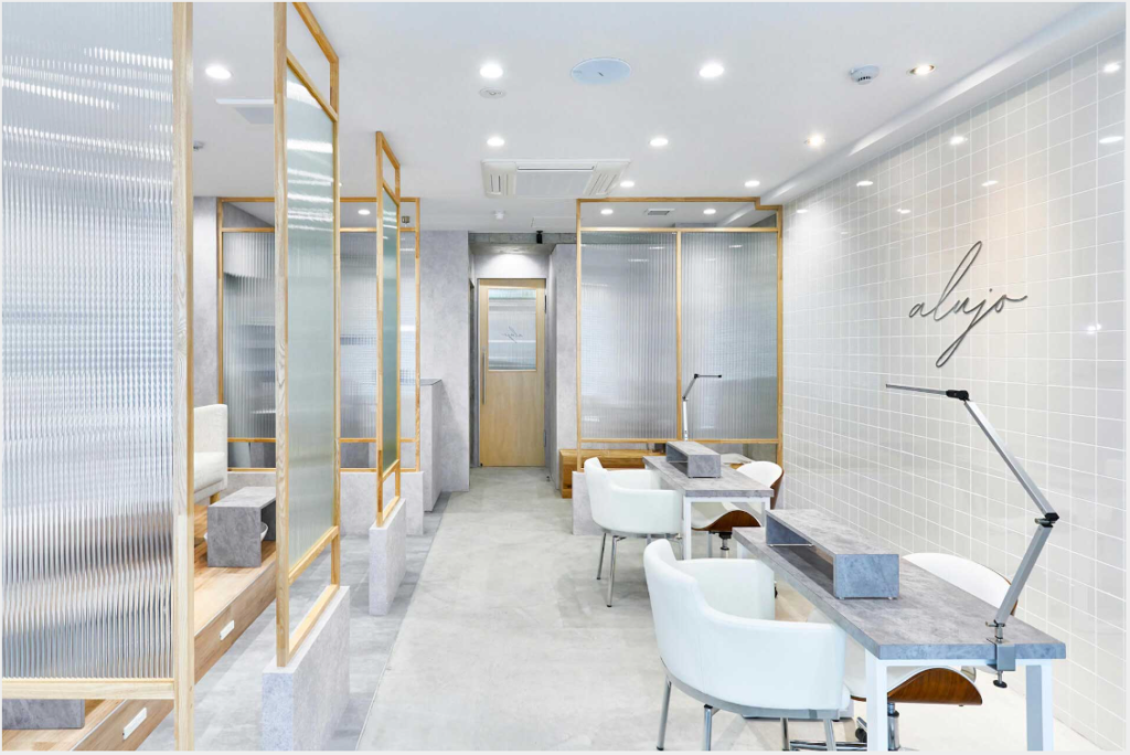 ネイルサロン開業でオシャレな内装にするには？費用やポイントを解説